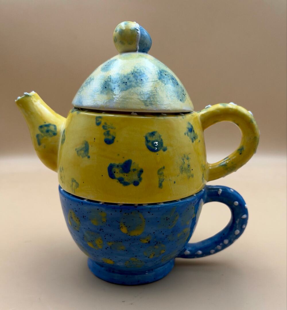 Courtney Cox Peanut 2003 Signed Studio Pottery Tea For One Teapot Cup